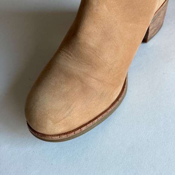 UGG Tan Suede Genuine Sheepskin Leather Rubber Outsole Mid Calf Boots size 8 - Picture 5 of 16